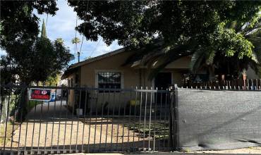 635 W Colden Avenue, Los Angeles, California 90044, 5 Bedrooms Bedrooms, ,2 BathroomsBathrooms,Residential Income,Buy,635 W Colden Avenue,TR24055232