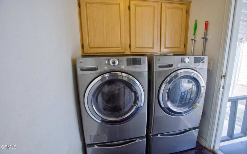 211 Calle de la rosa-washer and dryer