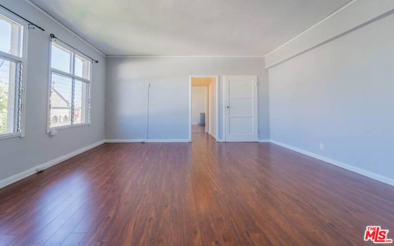 Living room - 9ft ceiling