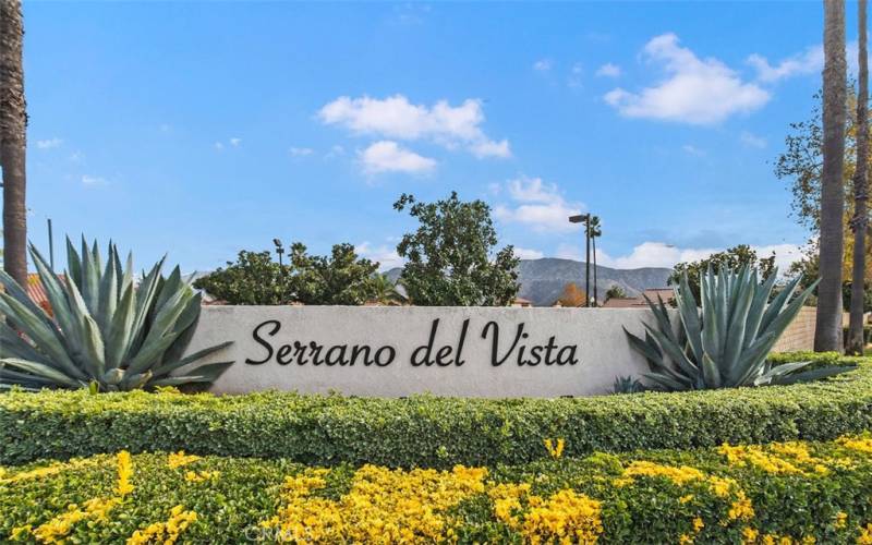 Welcome Home to the gated community of Serrano del Vista