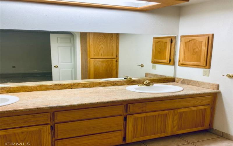 A pretty sweet Suite with Dual Sinks