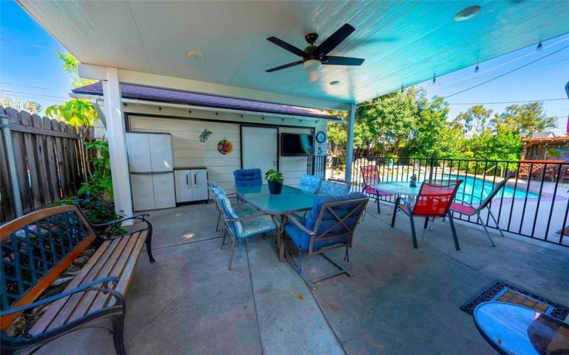 Covered patio (with TV connection) perfect for entertaining family & friends