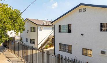 4214 Avalon Boulevard, Los Angeles, California 90011, 19 Bedrooms Bedrooms, ,12 BathroomsBathrooms,Residential Income,Buy,4214 Avalon Boulevard,GD24056505