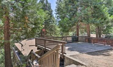 607 E Victoria Court, Lake Arrowhead, California 92352, 3 Bedrooms Bedrooms, ,2 BathroomsBathrooms,Residential Lease,Rent,607 E Victoria Court,EV24065316