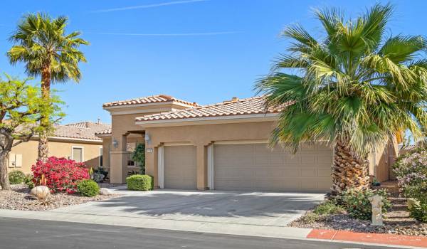 Front View/Golf Cart Garage