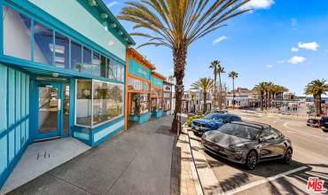 136 Pier Avenue, Hermosa Beach, California 90254, ,Commercial Lease,Rent,136 Pier Avenue,24374835