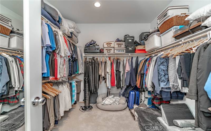 Main Bedroom Walk-In Closet