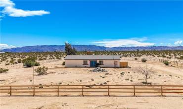 69623 Old Chisholm Trail, 29 Palms, California 92277, 2 Bedrooms Bedrooms, ,2 BathroomsBathrooms,Residential,Buy,69623 Old Chisholm Trail,JT24069355