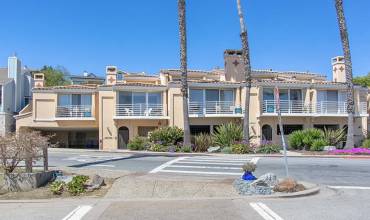 5005 Cliff Drive 2, Capitola, California 95010, 2 Bedrooms Bedrooms, ,2 BathroomsBathrooms,Residential,Buy,5005 Cliff Drive 2,ML81960685