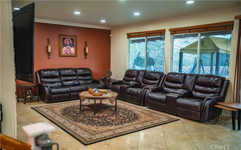secondary living room