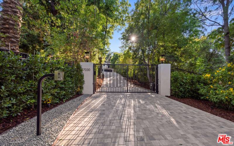 Cobblestone driveway