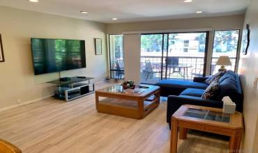 12575 Oaks North Dr 219, San Diego, California 92128, 2 Bedrooms Bedrooms, ,2 BathroomsBathrooms,Residential Lease,Rent,12575 Oaks North Dr 219,240007781SD