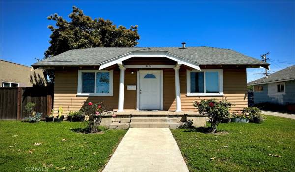 Historical Craftsman mid term rental in Santa Ana CA