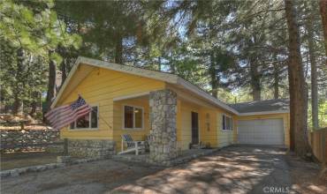 943 Meadowbrook, Lake Arrowhead, California 92325, 2 Bedrooms Bedrooms, ,2 BathroomsBathrooms,Residential,Buy,943 Meadowbrook,RW24074837