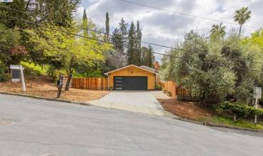 1099 Country Club Dr, Lafayette, California 94549, 5 Bedrooms Bedrooms, ,3 BathroomsBathrooms,Residential,Buy,1099 Country Club Dr,41056277