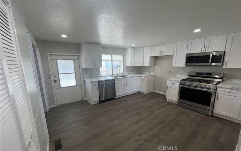 Beautifully remodeled kitchen!