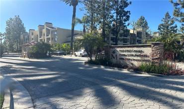 5500 Owensmouth Avenue 215, Woodland Hills, California 91367, 3 Bedrooms Bedrooms, ,2 BathroomsBathrooms,Residential Lease,Rent,5500 Owensmouth Avenue 215,SR24074947