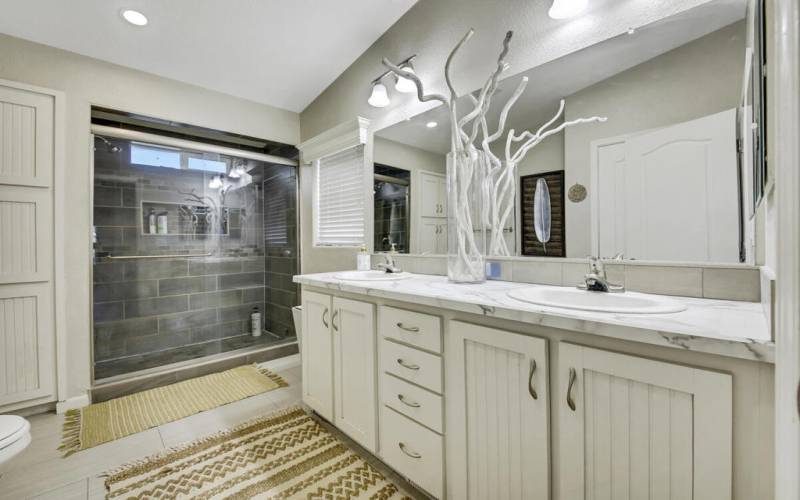 53 MASTER BATHROOM MLS