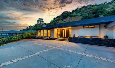 2321 Coldwater Canyon Drive, Beverly Hills, California 90210, 3 Bedrooms Bedrooms, ,2 BathroomsBathrooms,Residential,Buy,2321 Coldwater Canyon Drive,LG24074782