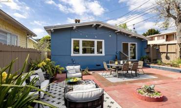 2557 Damuth St, Oakland, California 94602, 2 Bedrooms Bedrooms, ,1 BathroomBathrooms,Residential,Buy,2557 Damuth St,41056797