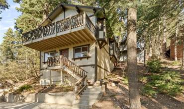 855 Oakmont Lane, Lake Arrowhead, California 92352, 3 Bedrooms Bedrooms, ,2 BathroomsBathrooms,Residential,Buy,855 Oakmont Lane,EV24077449