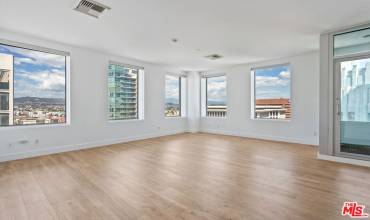 3810 Wilshire Boulevard 1205, Los Angeles, California 90010, 2 Bedrooms Bedrooms, ,1 BathroomBathrooms,Residential,Buy,3810 Wilshire Boulevard 1205,24381199