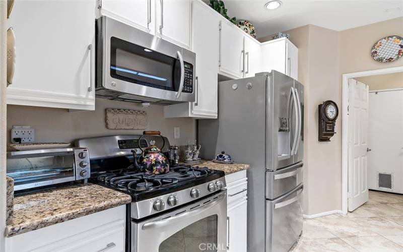 Updated Stainless Steel Appliances Include: Gas Range, Microhood, and Dishwasher (Fridge Not Included)