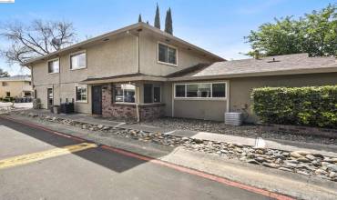 1956 Southwood Dr 3, Vacaville, California 95687, 2 Bedrooms Bedrooms, ,1 BathroomBathrooms,Residential,Buy,1956 Southwood Dr 3,41051931