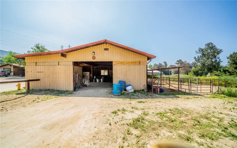 Barn/Feed house