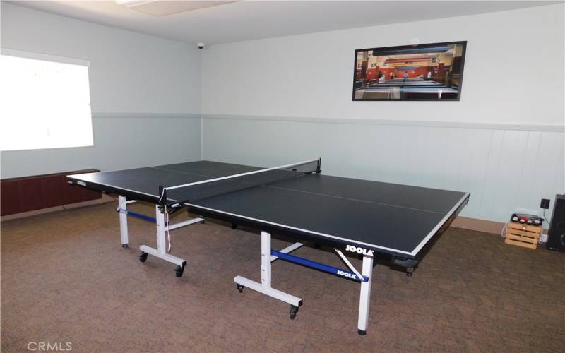 CLUBHOUSE TABLE TENNIS