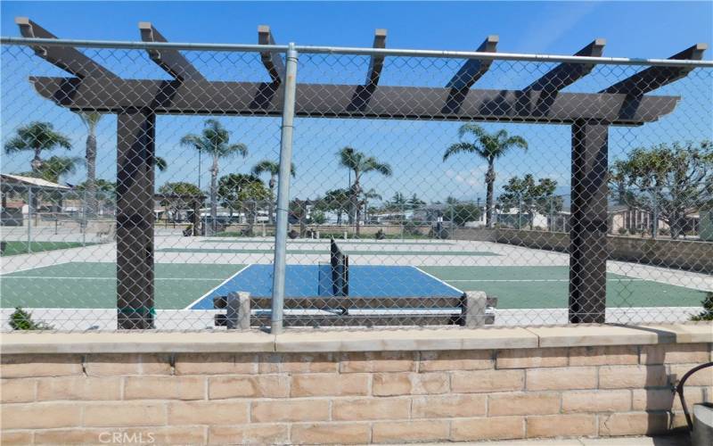 CLUBHOUSE TENNIS/PICKLEBALL COURT