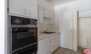 11133 Rose Avenue 20, Los Angeles, California 90034, 1 Bedroom Bedrooms, ,1 BathroomBathrooms,Residential Lease,Rent,11133 Rose Avenue 20,24384489