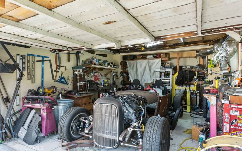 Garage has 240 Volts