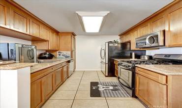 20327 Saticoy Street 203, Winnetka, California 91306, 1 Bedroom Bedrooms, ,1 BathroomBathrooms,Residential,Buy,20327 Saticoy Street 203,SR24083486