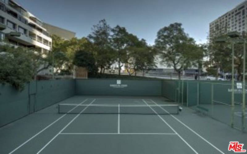 2 Tennis Courts