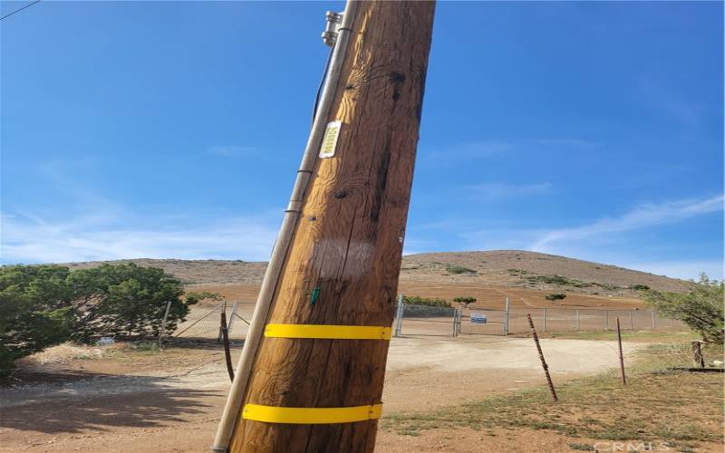 electric pole, buyer to verify