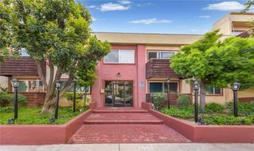 5414 Newcastle Avenue 52, Encino, California 91316, 2 Bedrooms Bedrooms, ,2 BathroomsBathrooms,Residential,Buy,5414 Newcastle Avenue 52,SR24083171