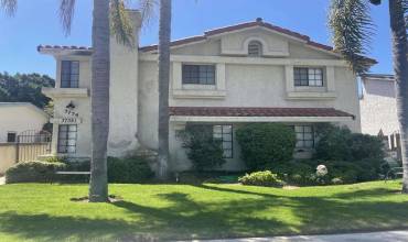 3736 3738 Haines, San Diego, California 92109, 6 Bedrooms Bedrooms, ,9 BathroomsBathrooms,Residential Income,Buy,3736 3738 Haines,240009228SD