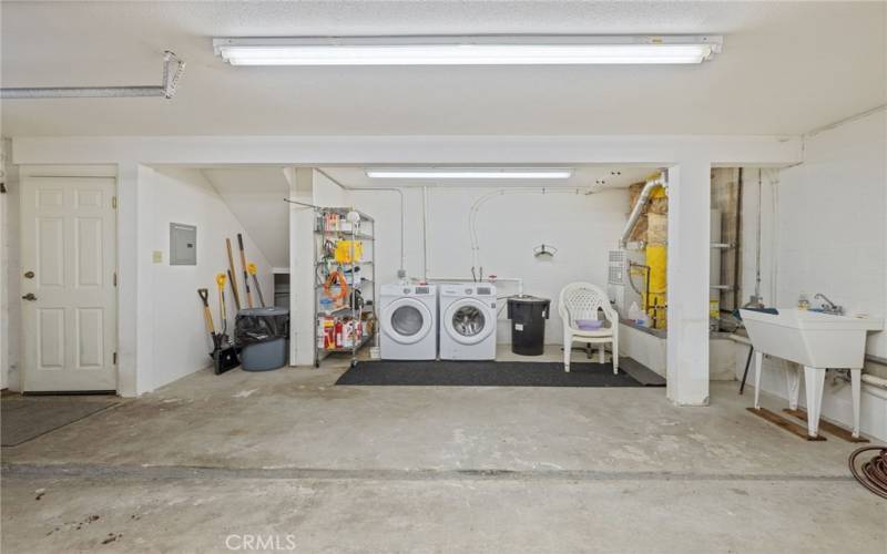 garage laundry area