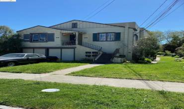 1100 Park Ave, Alameda, California 94501, 4 Bedrooms Bedrooms, ,4 BathroomsBathrooms,Residential Income,Buy,1100 Park Ave,41057916
