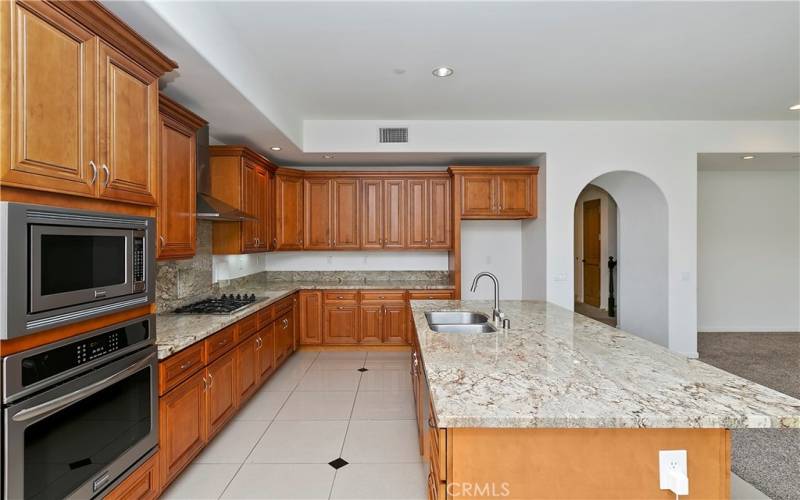 Bright and spacious kitchen with all modern amenities