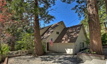 132 S John Muir Road, Lake Arrowhead, California 92352, 4 Bedrooms Bedrooms, ,4 BathroomsBathrooms,Residential,Buy,132 S John Muir Road,RW24086279