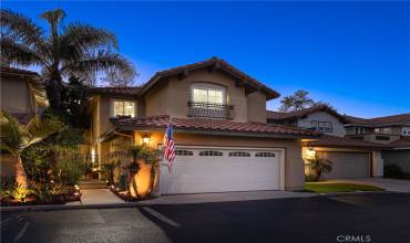 Gorgeous 4 Bedroom + Loft with a Canyon View!!