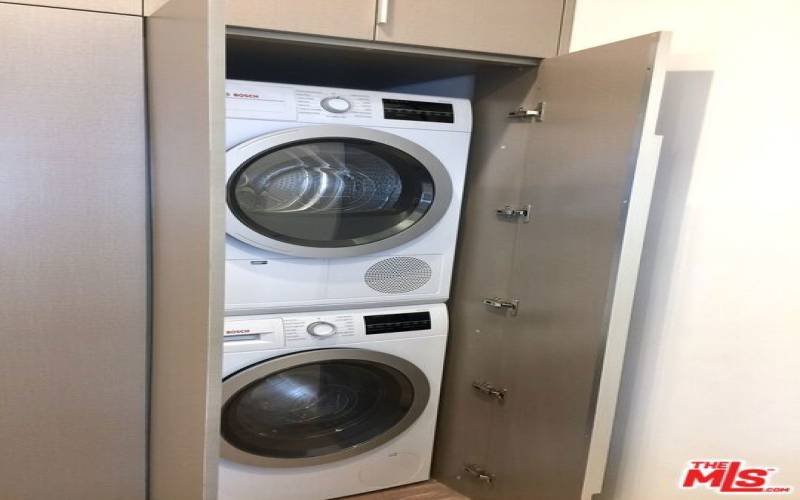 Washer & Dryer in Unit