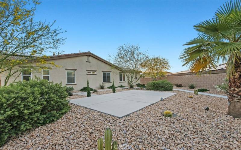 Large side area with private walking paths, palo verde trees.