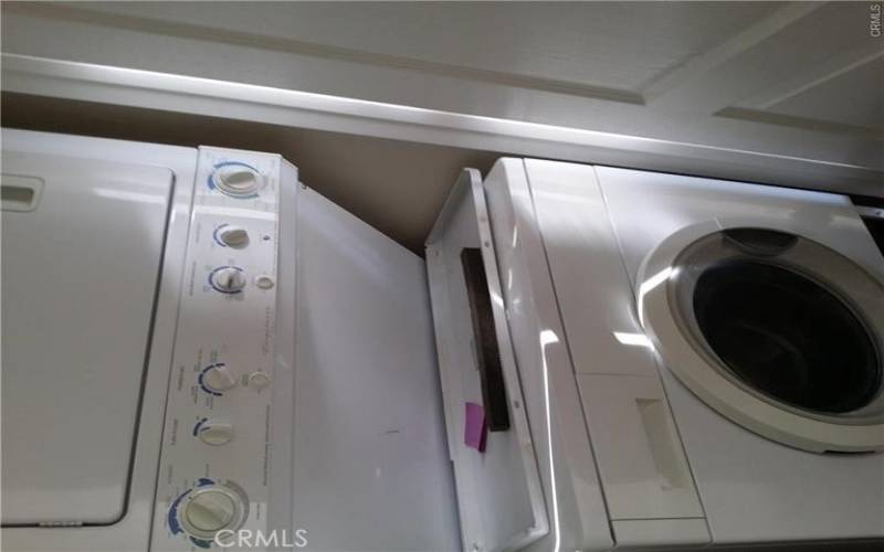 Washer/Dryer in closet