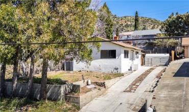 14981 Elizabeth Lake Road, Lake Hughes, California 93532, 2 Bedrooms Bedrooms, ,2 BathroomsBathrooms,Residential,Buy,14981 Elizabeth Lake Road,SR24088263