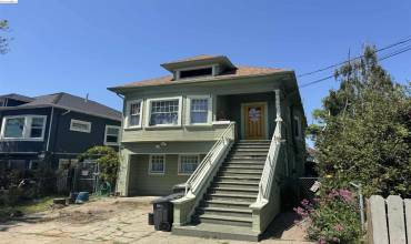 858 56th Street, Oakland, California 94608, 4 Bedrooms Bedrooms, ,3 BathroomsBathrooms,Residential Income,Buy,858 56th Street,41058631