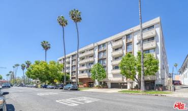 533 S St Andrews Place 205, Los Angeles, California 90020, 1 Bedroom Bedrooms, ,1 BathroomBathrooms,Residential,Buy,533 S St Andrews Place 205,24388805