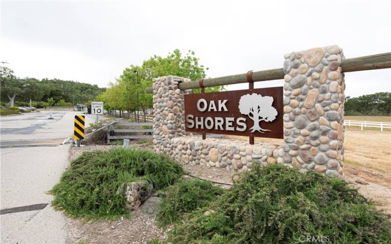 Oak Shores entrance.